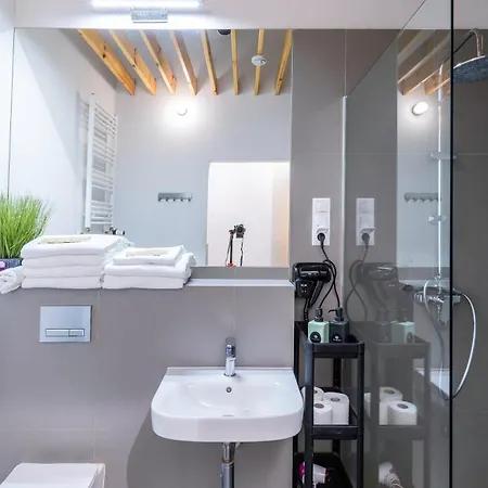 Paryski 4- Wifi, Centrum, 24h Check-in ヴロツワフ